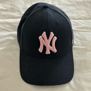 New York Yankees hat blue and pink